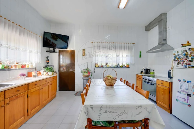 Moradia T5 para Venda em Santiago dos Velhos Foto 34