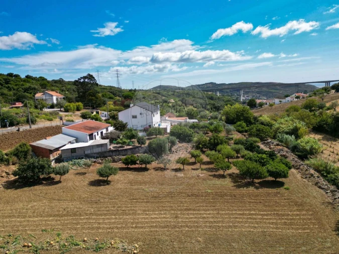 Moradia T5 para Venda em Santiago dos Velhos Foto 6