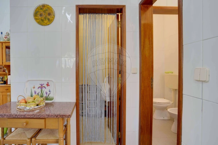 Moradia T5 para Venda em Santiago dos Velhos Foto 45