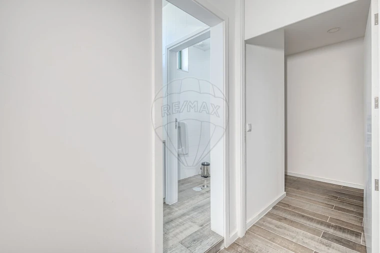 Loja para Venda em Custóias, Leça do Balio e Guifões Foto 15