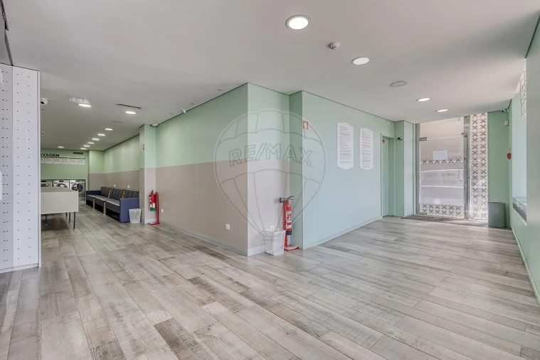 Loja para Venda em Custóias, Leça do Balio e Guifões Foto 5