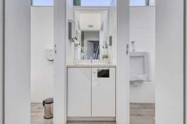 Loja para Venda em Custóias, Leça do Balio e Guifões Foto 14