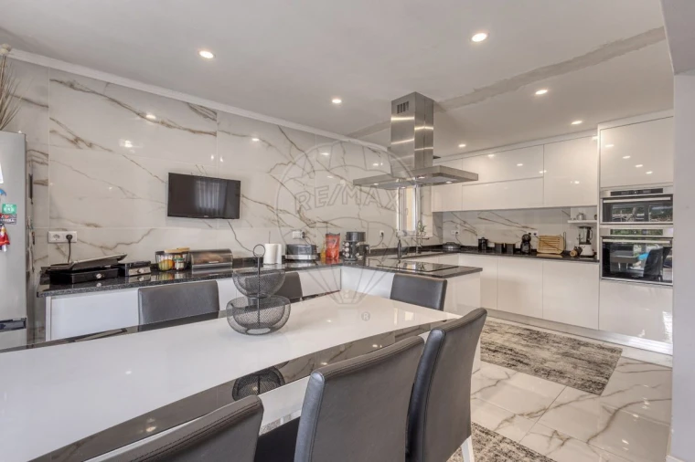 Moradia T4 para Venda em Perafita, Lavra e Santa Cruz do Bispo