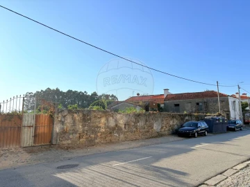 Moradia T4 para Venda em São Felix da Marinha