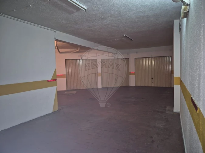 Garagem para Venda em Agualva e Mira-Sintra Foto 7