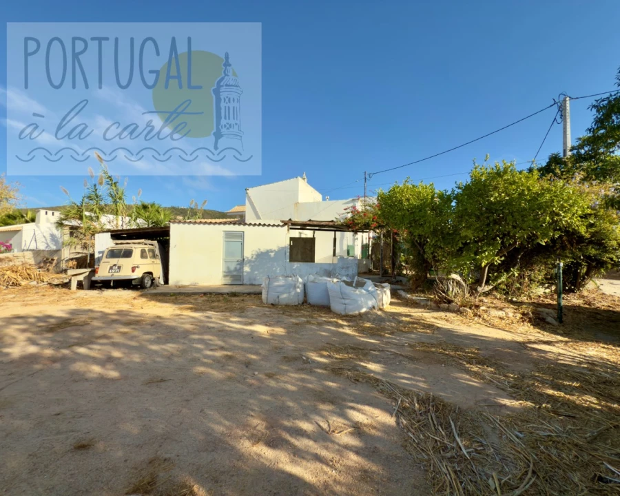 Moradia T3 para Venda em Santa Barbara de Nexe Foto 11