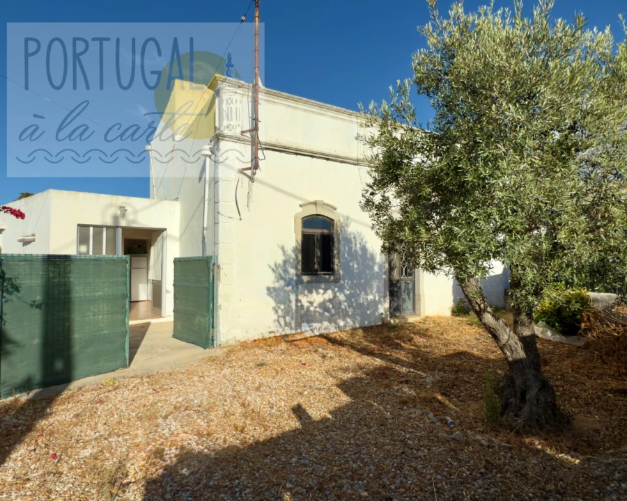 Moradia T3 para Venda em Santa Barbara de Nexe Foto 4