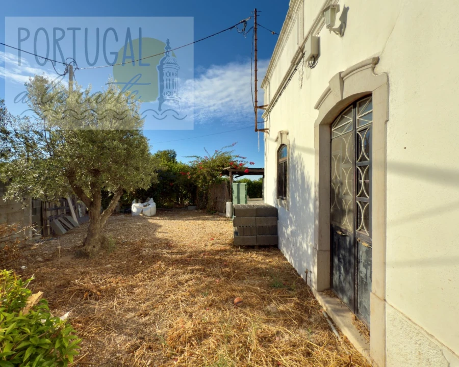 Moradia T3 para Venda em Santa Barbara de Nexe Foto 6