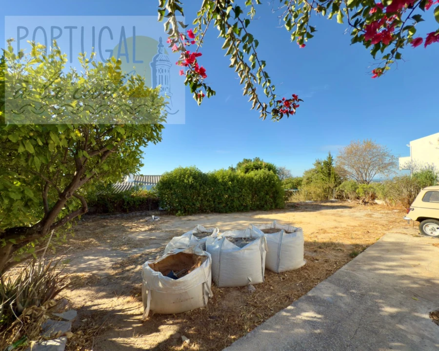 Moradia T3 para Venda em Santa Barbara de Nexe Foto 46