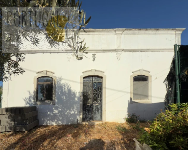 Moradia T3 para Venda em Santa Barbara de Nexe