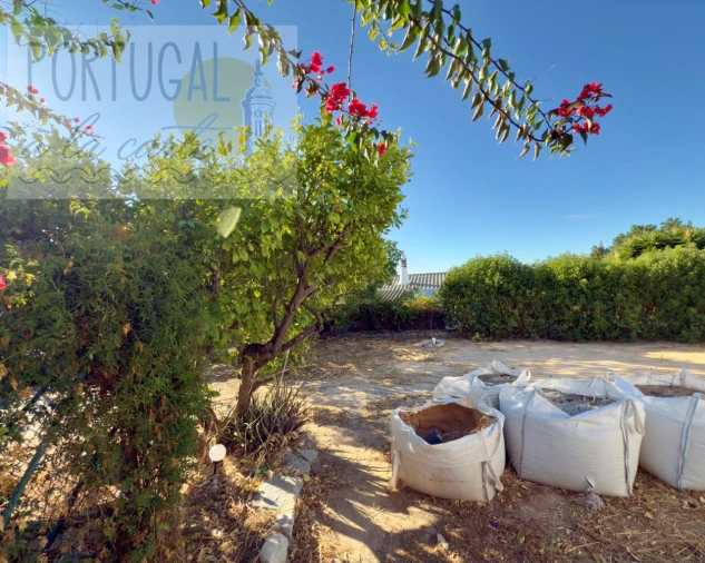 Moradia T3 para Venda em Santa Barbara de Nexe Foto 45