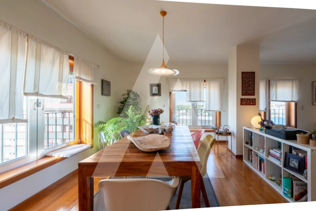 Apartamento T3 para Venda em Carnide Foto 1