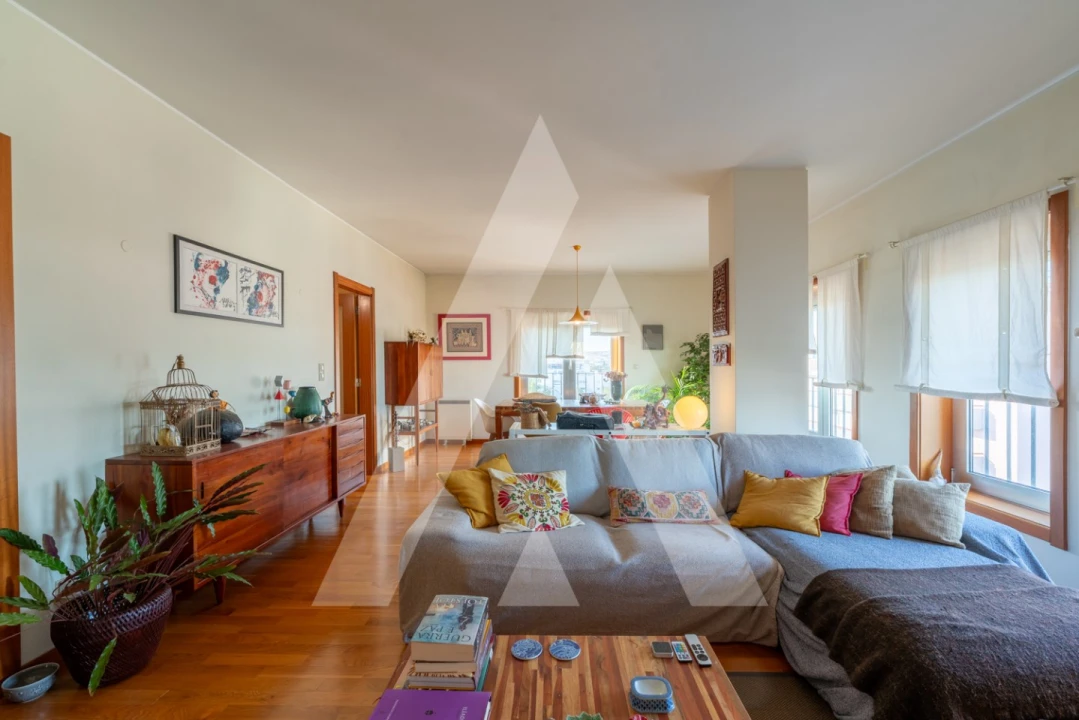 Apartamento T3 para Venda em Carnide Foto 2