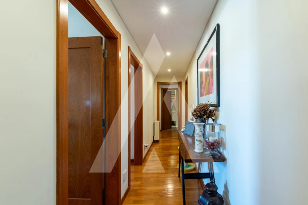 Apartamento T3 para Venda em Carnide Foto 13