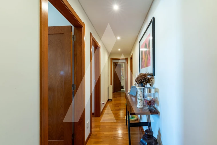 Apartamento T3 para Venda em Carnide Foto 13