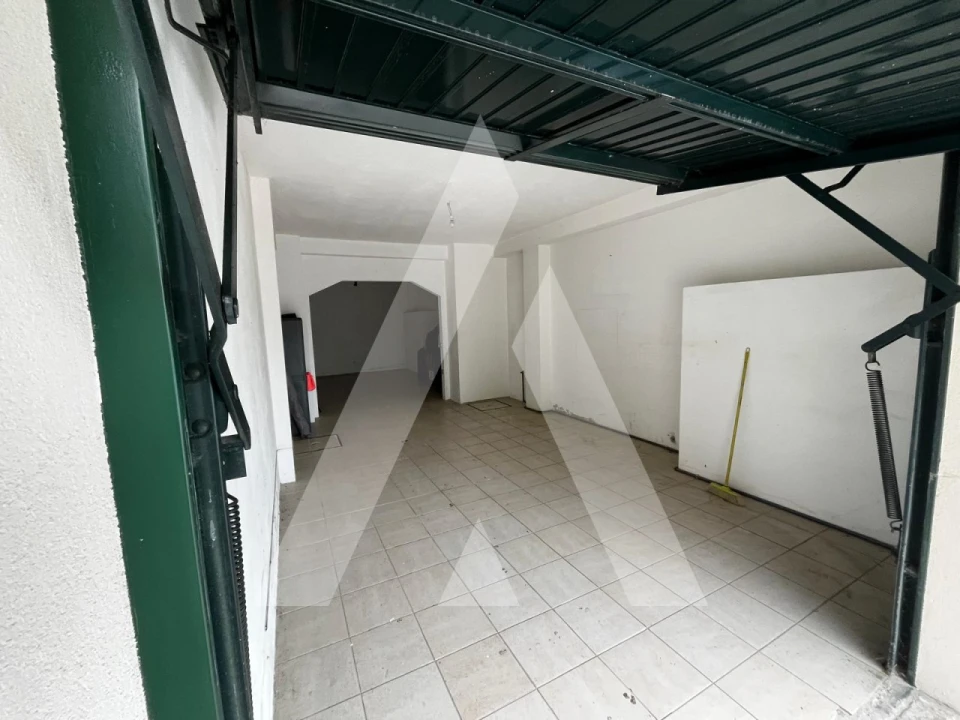 Garagem para Venda em Eixo e Eirol Foto 3