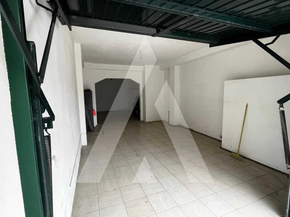 Garagem para Venda em Eixo e Eirol Foto 4