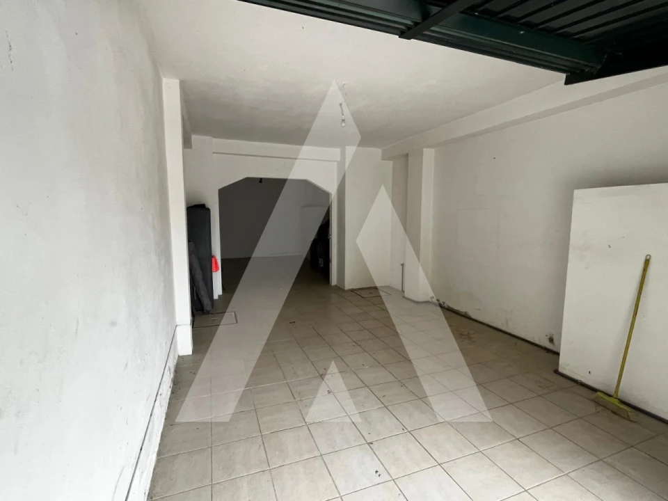 Garagem para Venda em Eixo e Eirol Foto 5