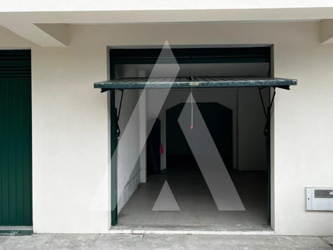 Garagem para Venda em Eixo e Eirol