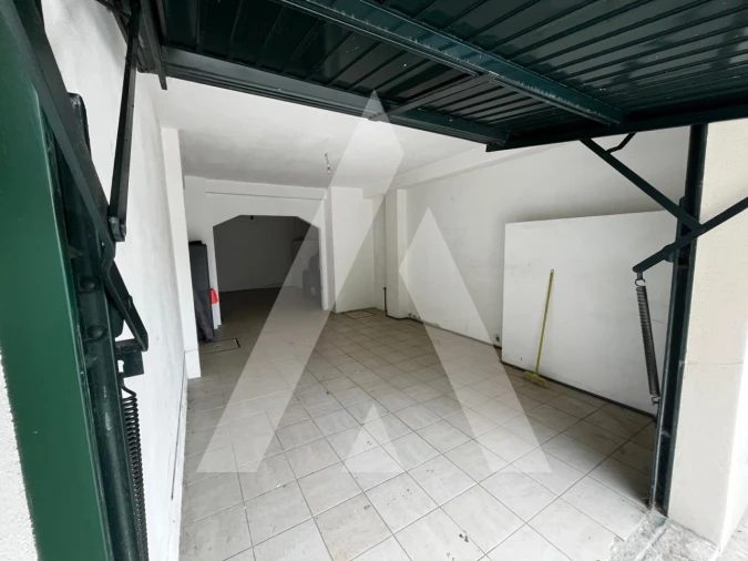 Garagem para Venda em Eixo e Eirol Foto 2