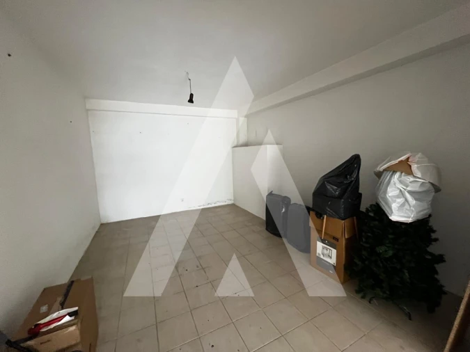 Garagem para Venda em Eixo e Eirol Foto 8