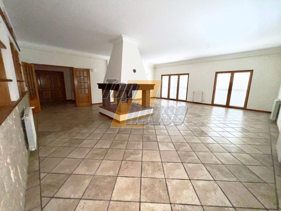 Moradia T5 para Venda em Sesimbra (Castelo) Foto 12