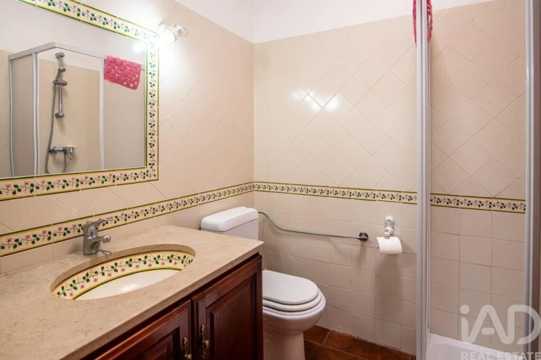 Moradia T6 para Venda em Azoia de Cima e Tremês Foto 22