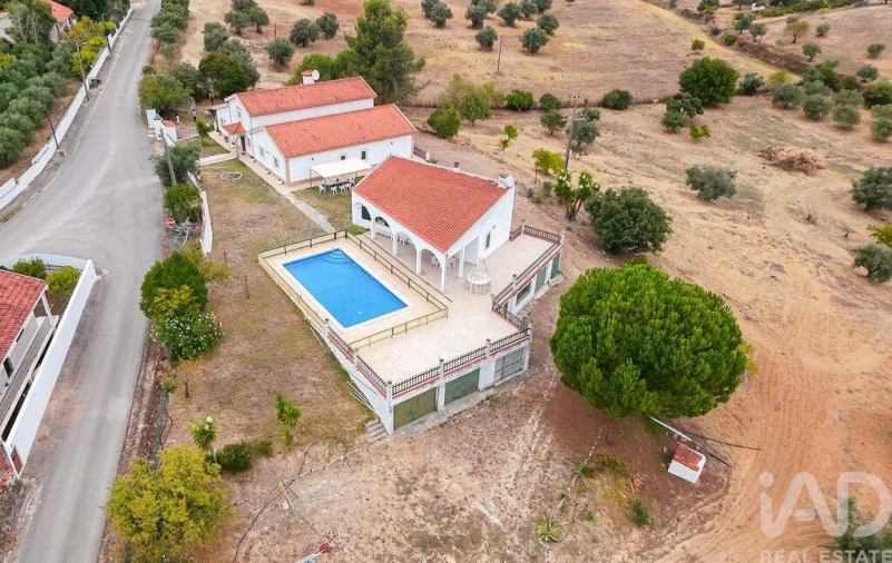 Moradia T6 para Venda em Azoia de Cima e Tremês Foto 29