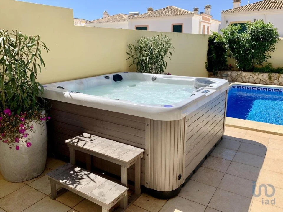 Moradia T4 para Arrendamento em Luz Foto 3