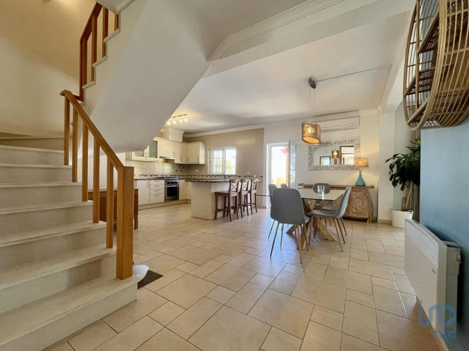 Moradia T4 para Arrendamento em Luz Foto 10