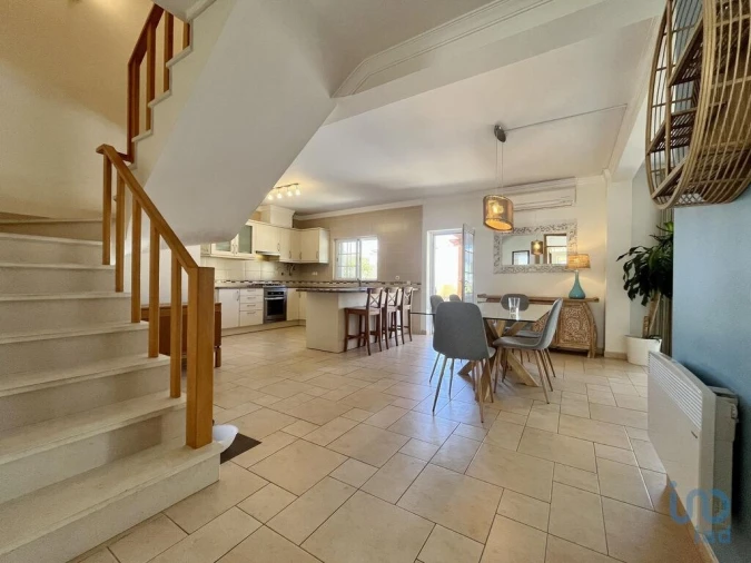 Moradia T4 para Arrendamento em Luz Foto 10