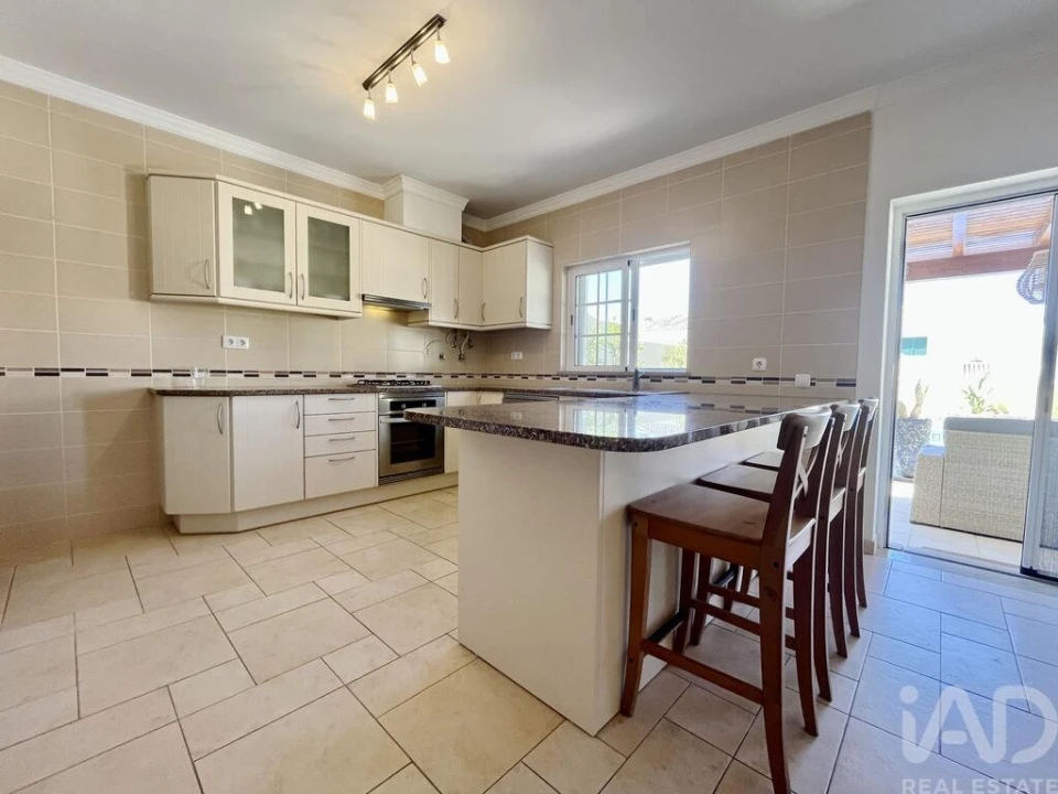 Moradia T4 para Arrendamento em Luz Foto 15