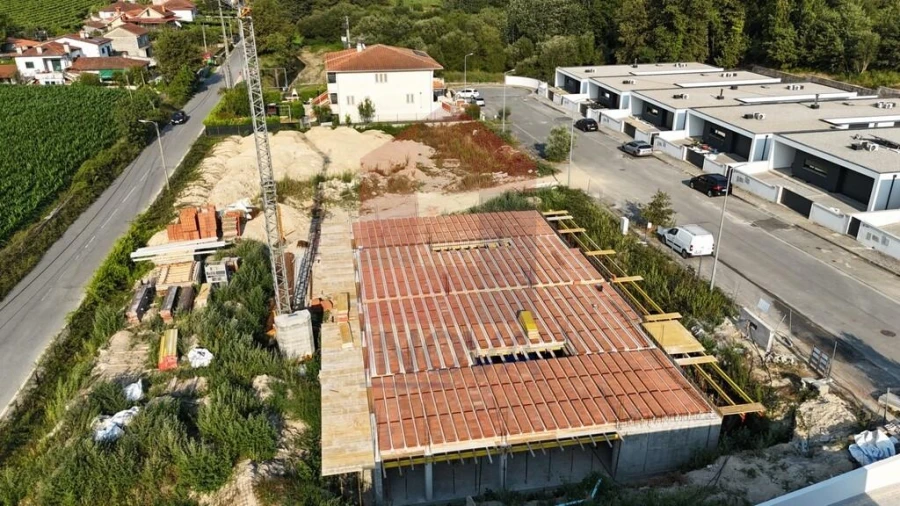 Moradia T3 para Venda em Coucieiro Foto 18