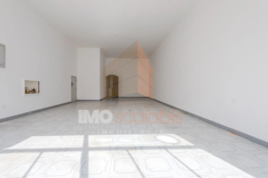 Loja para Arrendamento em Alpiarça Foto 6