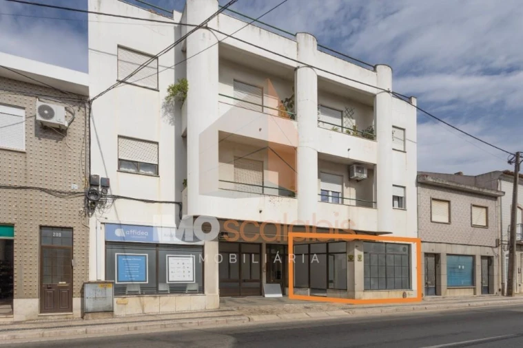 Loja para Arrendamento em Alpiarça Foto 3