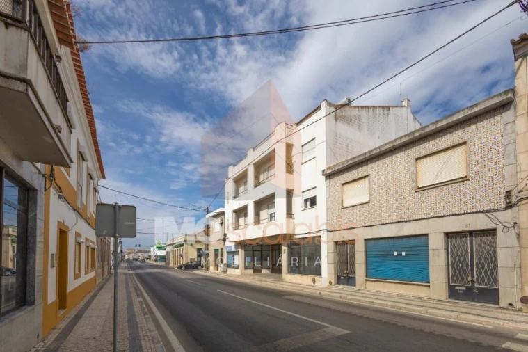 Loja para Arrendamento em Alpiarça Foto 4