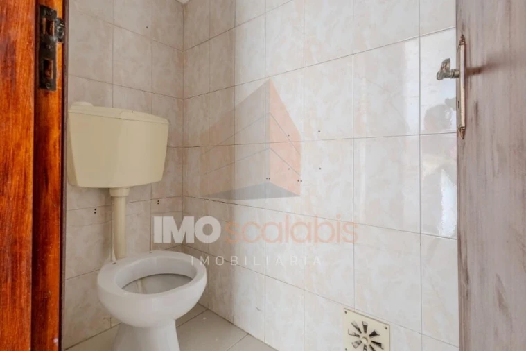 Loja para Arrendamento em Alpiarça Foto 12