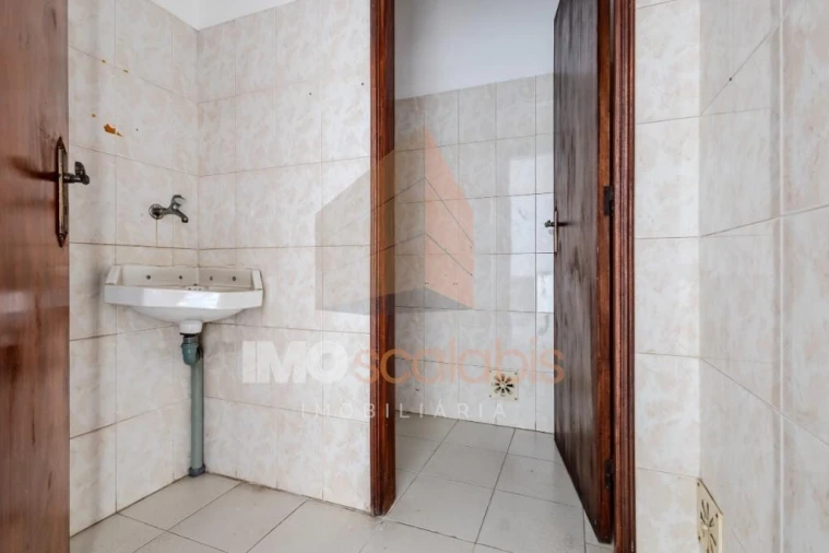 Loja para Arrendamento em Alpiarça Foto 15