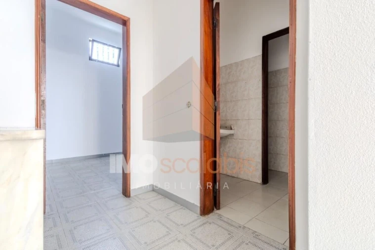 Loja para Arrendamento em Alpiarça Foto 10