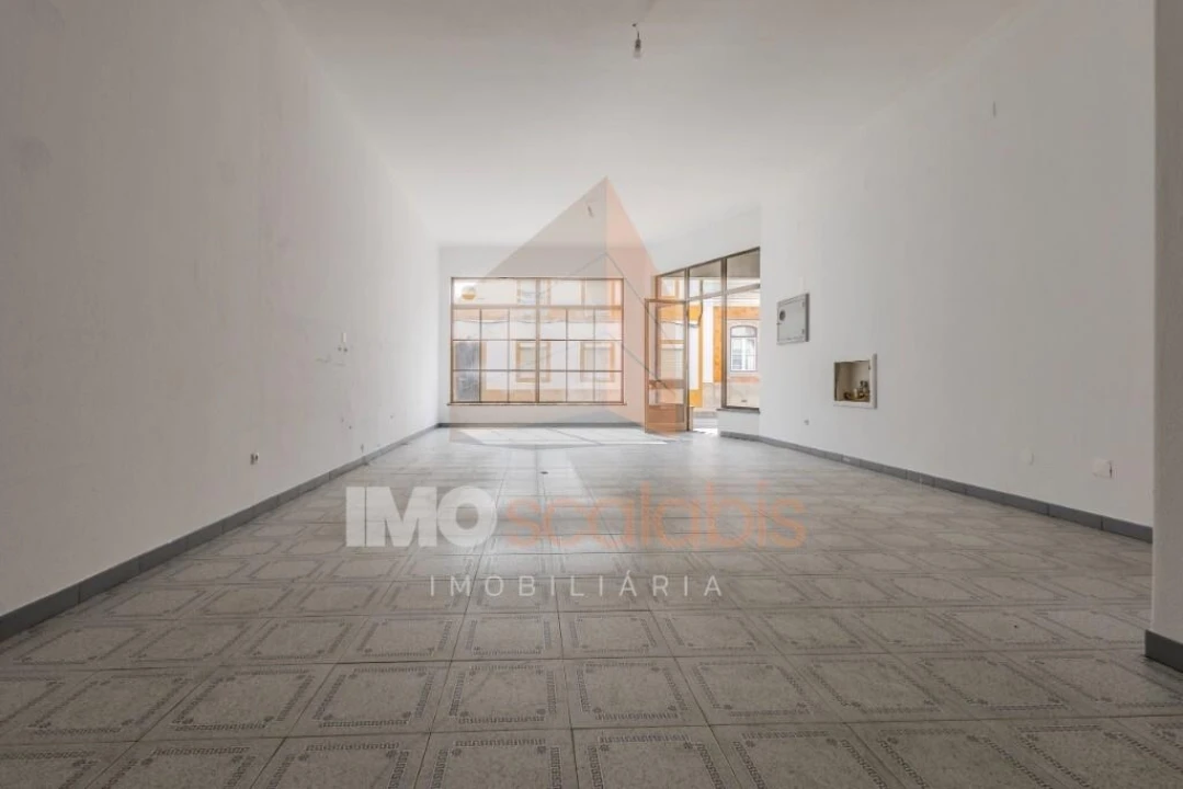 Loja para Arrendamento em Alpiarça Foto 7