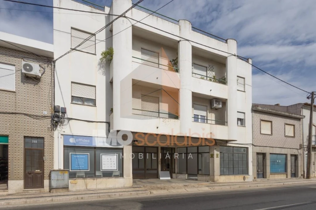 Loja para Arrendamento em Alpiarça Foto 2