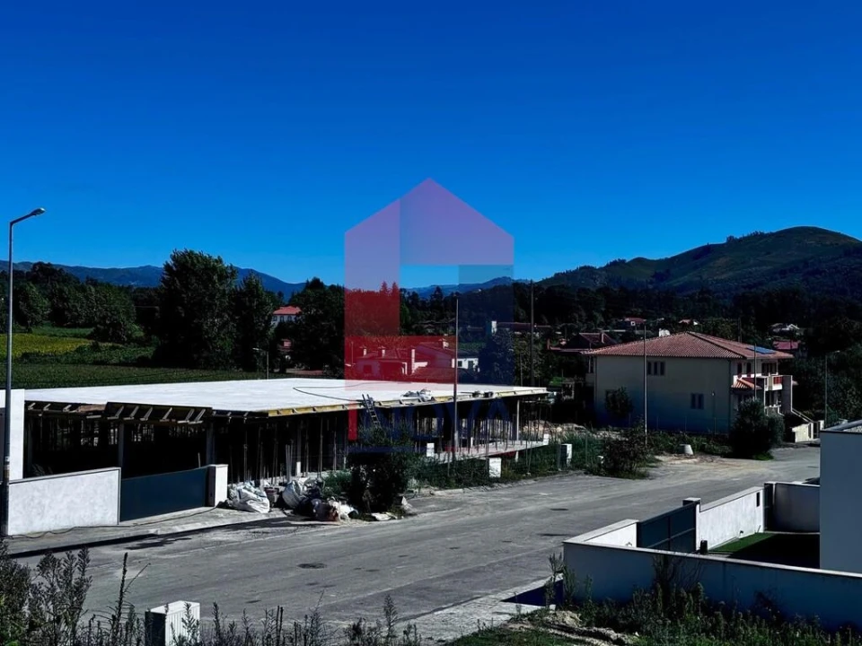 Moradia T3 para Venda em Coucieiro Foto 6