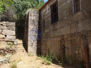 Moradia T5 para Venda em Santa Cruz do Douro e São Tomé de Covelas