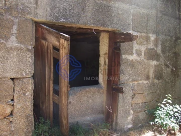 Moradia T5 para Venda em Santa Cruz do Douro e São Tomé de Covelas
