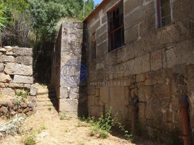 Moradia T5 para Venda em Santa Cruz do Douro e São Tomé de Covelas Foto 38