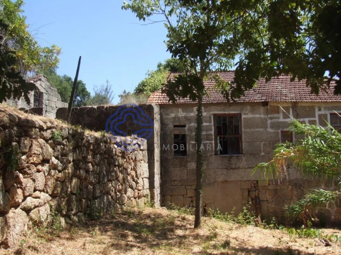 Moradia T5 para Venda em Santa Cruz do Douro e São Tomé de Covelas Foto 8