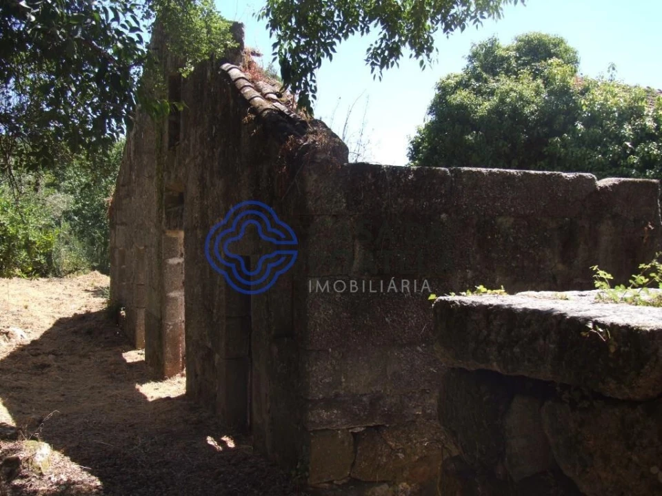 Moradia T5 para Venda em Santa Cruz do Douro e São Tomé de Covelas Foto 20