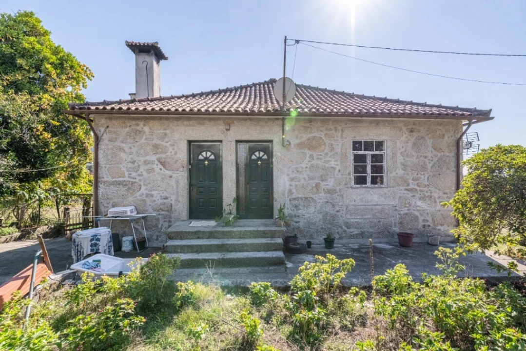 Quinta T4 para Venda em Torre e Portela Foto 1