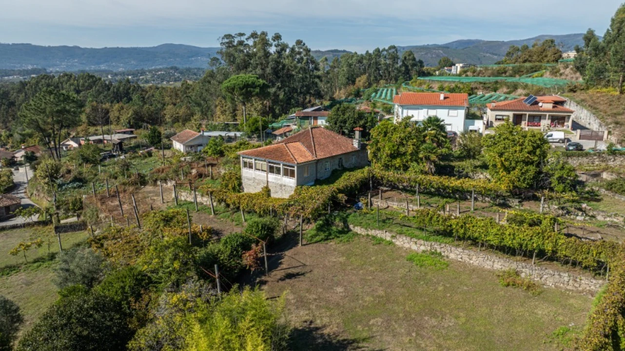 Quinta T4 para Venda em Torre e Portela Foto 5