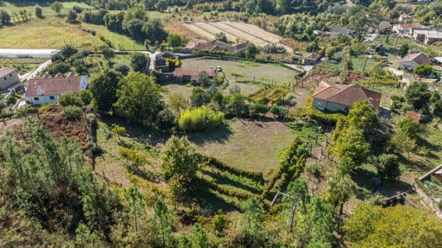 Quinta T4 para Venda em Torre e Portela Foto 31